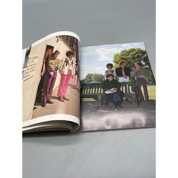 Eric Clapton paperback book documentary by Marc Roberty 1990 English READ - Picture 8 of 9